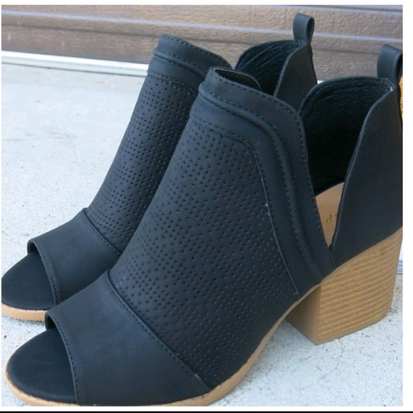 Qupid Shoes - NIB Qupid Cutout Perforated Ankle Booties